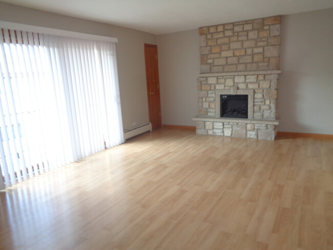 Building Photo - 9812 Sayre Ave