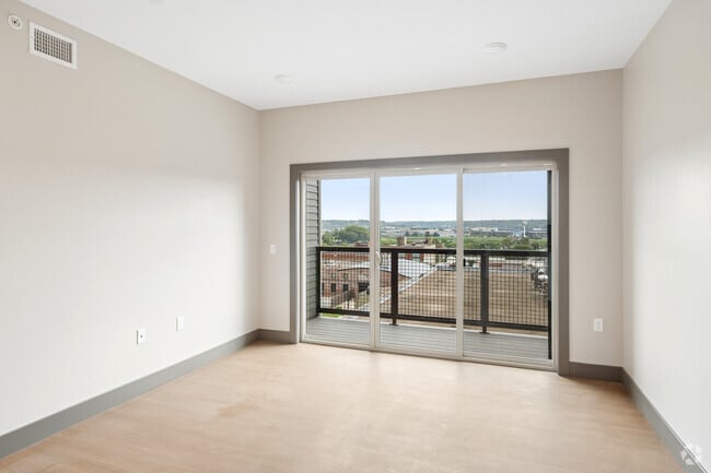 2BR, 2BA - 1,000SF - Living Room/ Dining Room - Chic Apartments