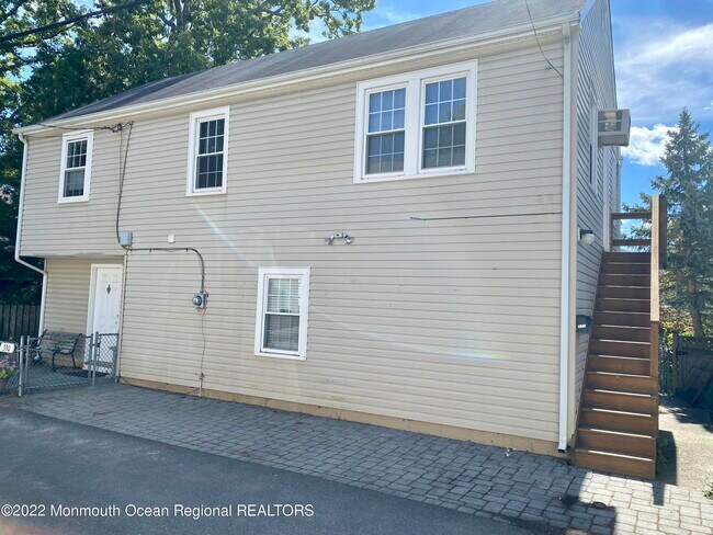 Foto del edificio - 330 Norwood Ln