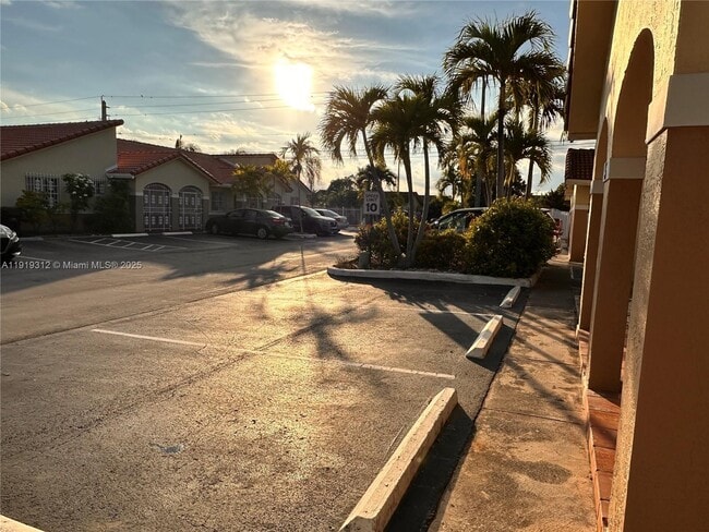 Foto del edificio - 7191 W 24th Ave