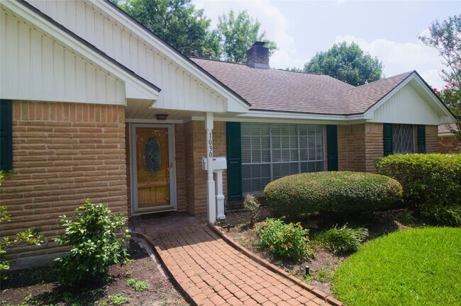 Building Photo - 1030 Montour Dr