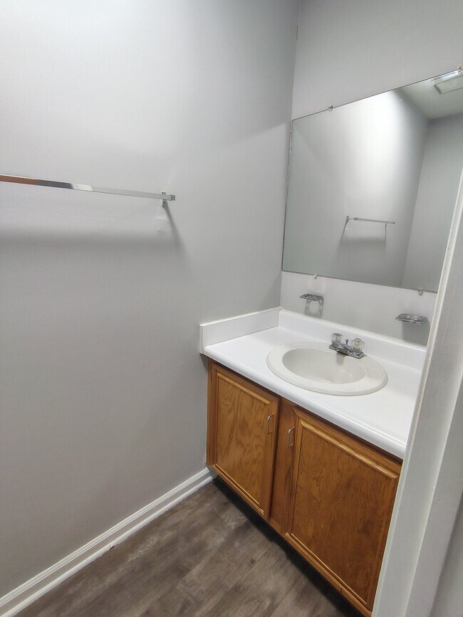 Building Photo - 16 Duiguid Dr