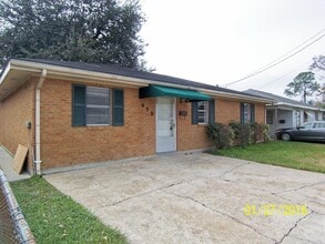 Building Photo - 612 Willow St