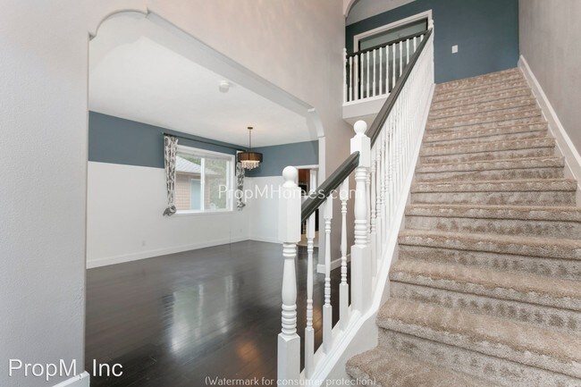 Building Photo - 18052 Newell Ridge Dr