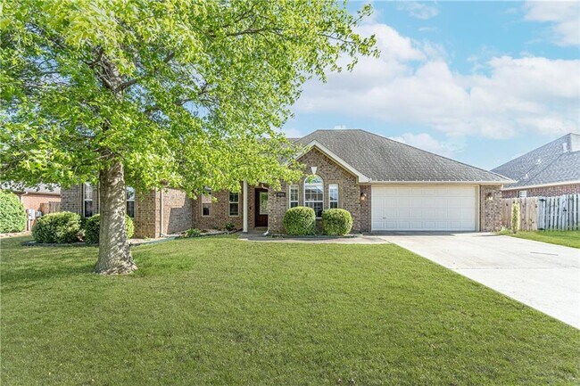 Building Photo - 4105 SW Slate Ln