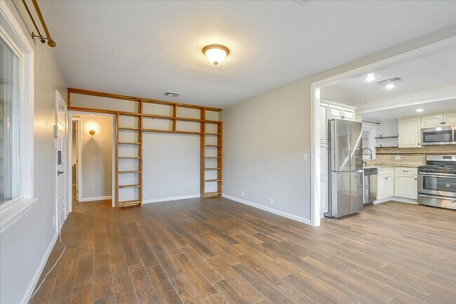 Building Photo - 11757 Arminta St