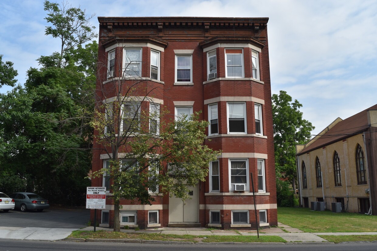35 Conger St, Bloomfield, NJ 07003 Apartments in Bloomfield, NJ