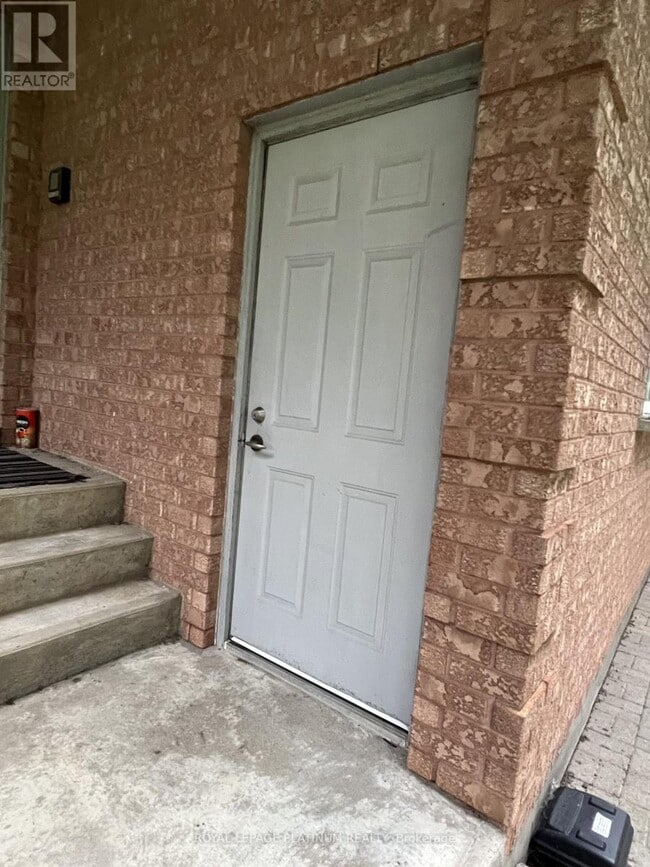 Photo du bâtiment - LOWER - 5640 FIFTH LINE