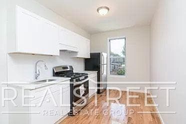 Building Photo - 3 Bed 1 Bath in PLG!