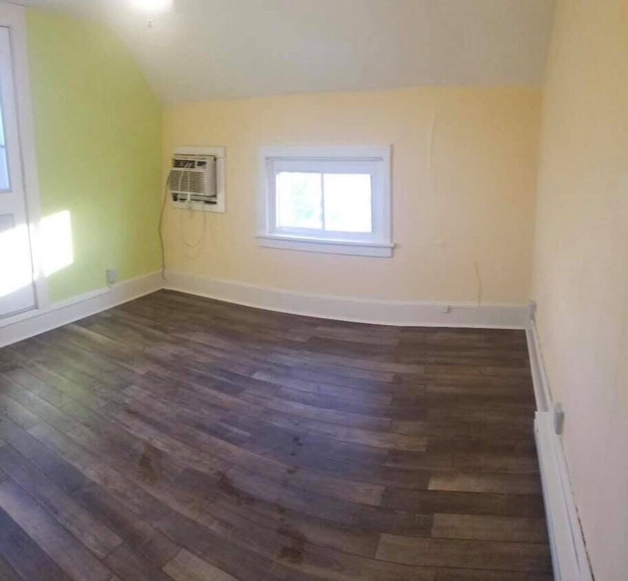 Foto principal - Large spacious 1 bedroom apartment near Vi...