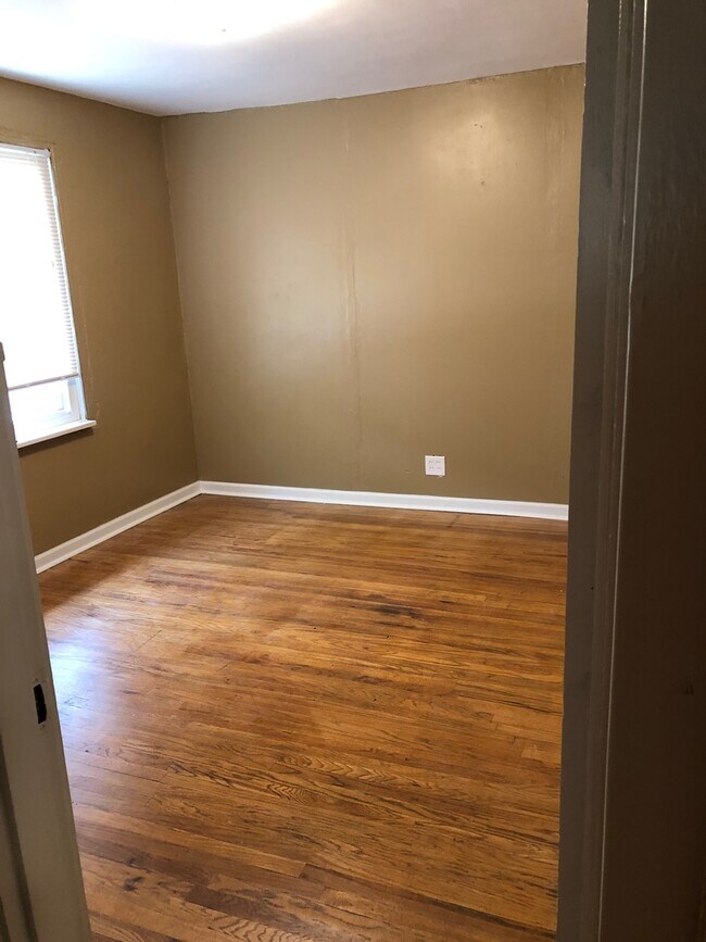 Foto del edificio - 8137 St Charles Ln