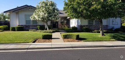 Building Photo - 1304 Capri Ct