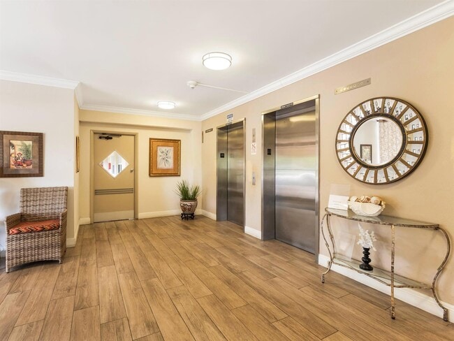 Foto del edificio - 4030 W Palm Aire Dr