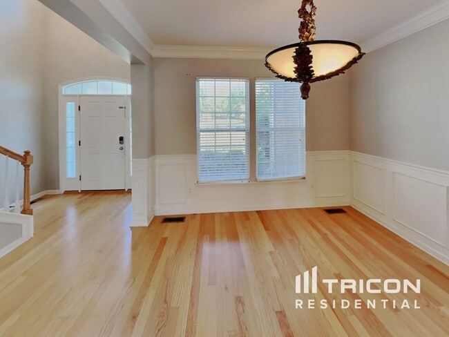 Building Photo - 1012 Pittman Dr
