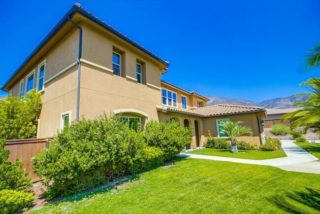 Foto del edificio - Coastal Hills Oasis: Large Estate with Resort-Style Amenities