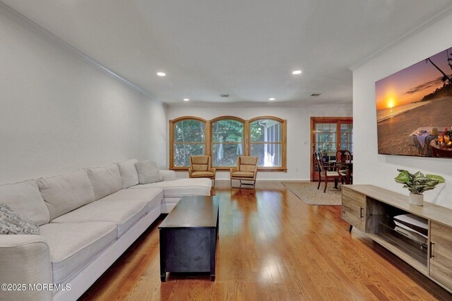 Building Photo - 3 Galewood Dr