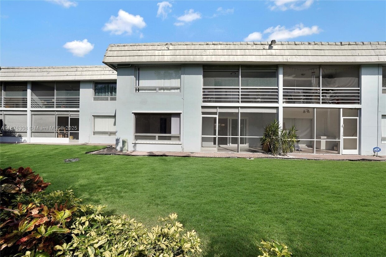 Foto principal - 4291 NW 9th Ave