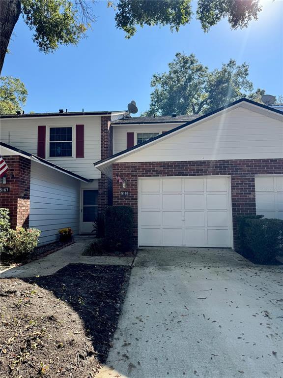 Foto principal - 5169 Lazy Oaks Dr