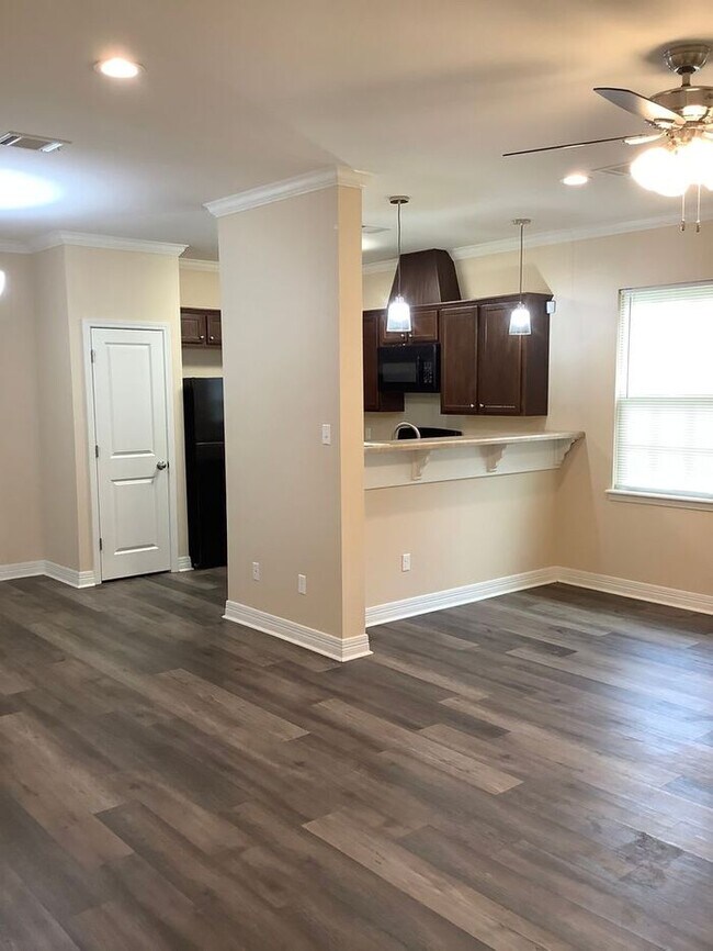 Building Photo - ***BROOKWOOD,SOUTHERN HILLS, HYDE PARK****