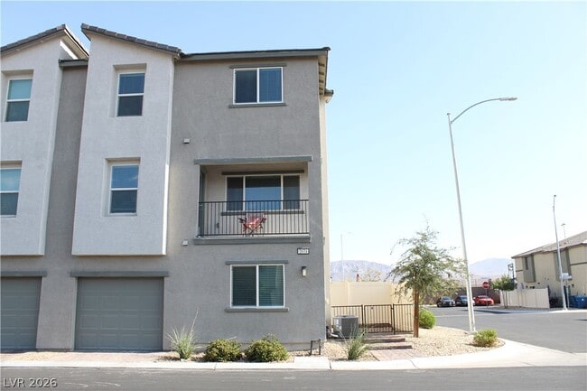 Building Photo - 2674 Matador Red Ave