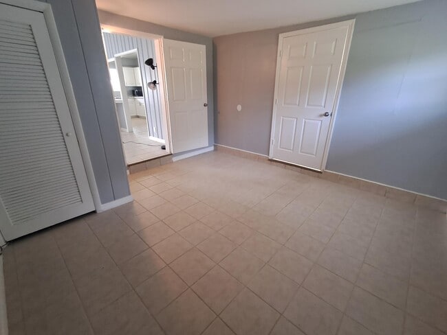 Building Photo - 936 Louisiana Ave