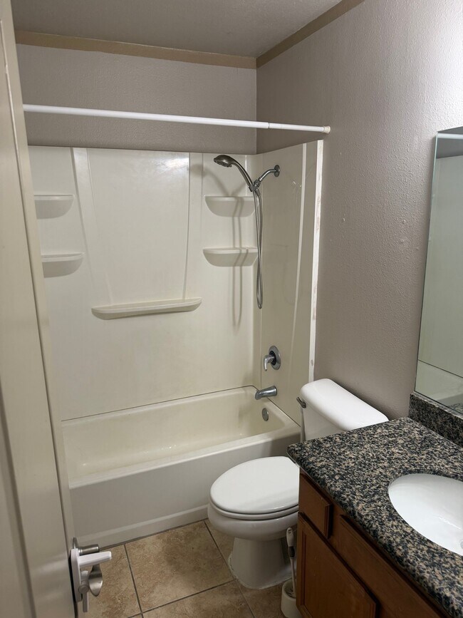 Foto del edificio - 467 Ballantyne St