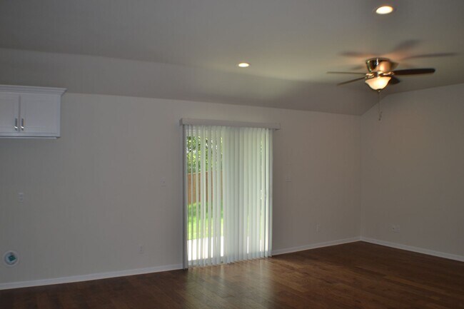 Foto del edificio - House for Lease in Sherman