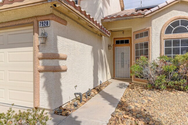 Foto del edificio - AMERICANA Property Mgmt - Great 2 story, 4 beds house with pool in Desert Shores