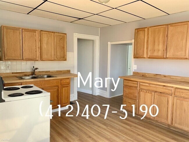 Foto del edificio - 1 br, 1 bath Triplex - 1610 Davis Avenue 2