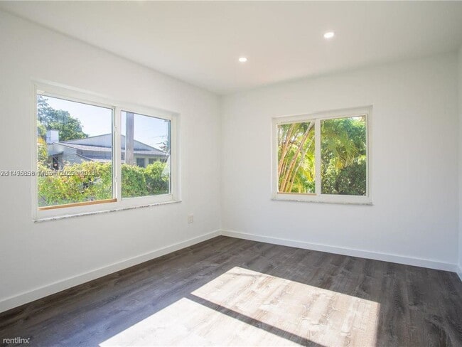 Foto del edificio - 3 br, 2 bath House - 2520 SW 22nd Ter