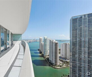 Building Photo - 200 Biscayne Blvd Way