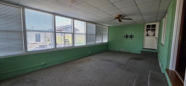 Foto del edificio - 963 Reid Rd