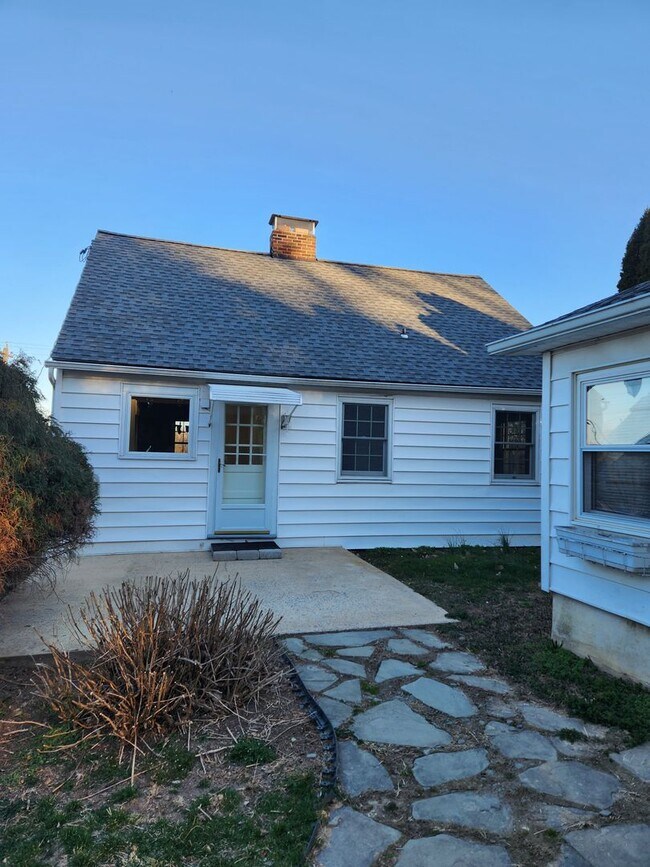 Foto del edificio - 344 Woodland View Dr