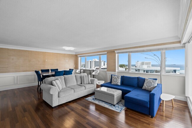 Foto del edificio - 3000 Holiday Dr