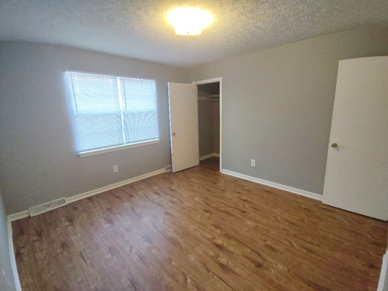 Foto principal - 14 Fonda Dr