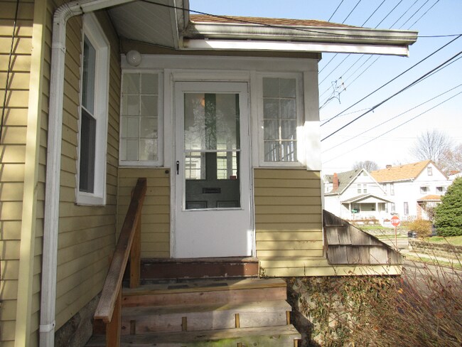 Foto del edificio - 2023 Lawn Ave