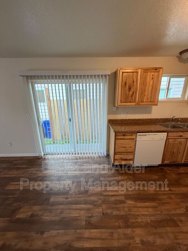 Building Photo - 13637 SE Center St