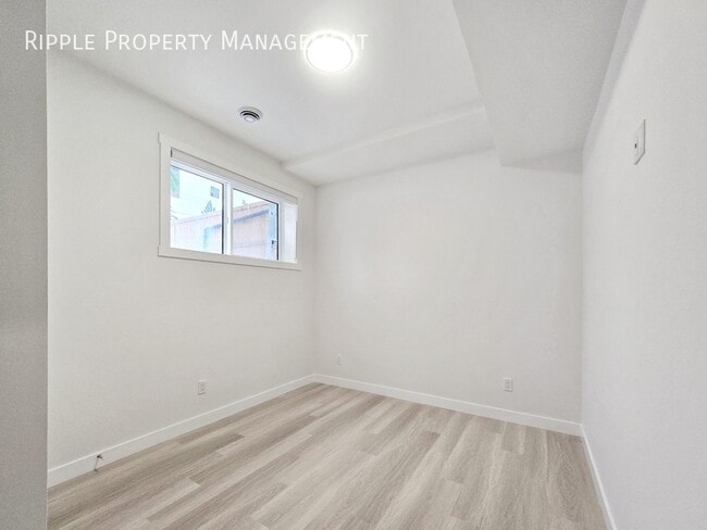 Building Photo - NEW 2 Beds/ 1 Baths Lower Unit in Bowness