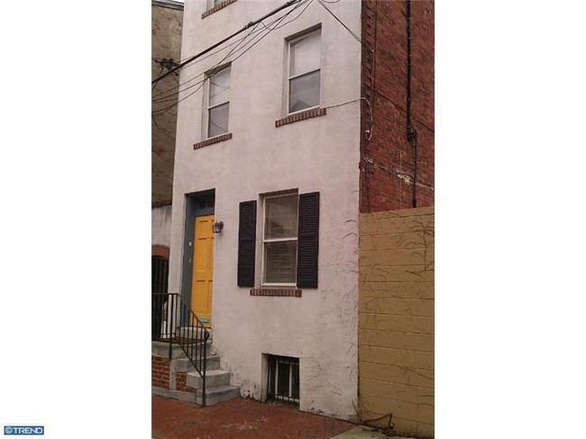 Primary Photo - 251 Fulton St