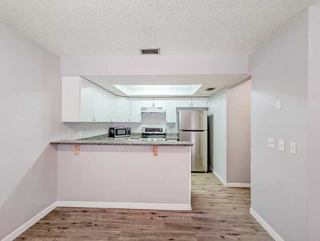 Foto del edificio - 3202 Bloomingdale Villas Ct