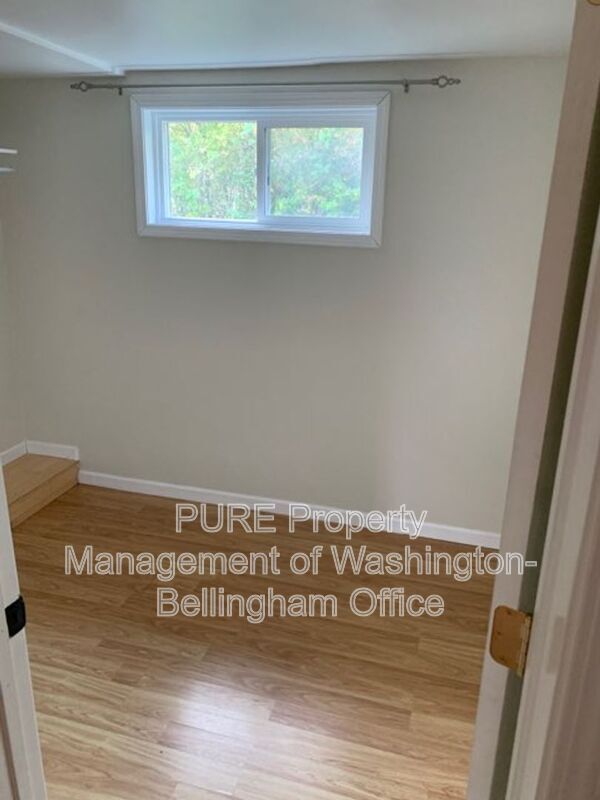 Foto del edificio - 1350 Mitchell Ave