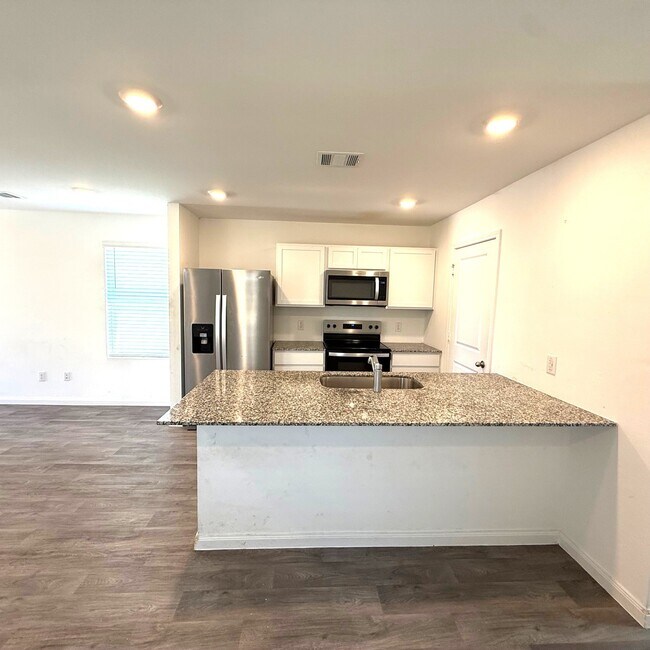 Building Photo - 11926 Midas Ln