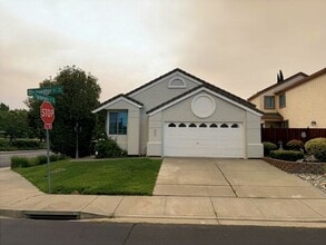 Building Photo - 900 Bluewater Dr