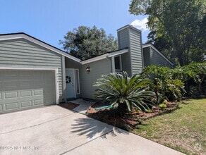 Building Photo - 4515 Carolyn Cove Ln S
