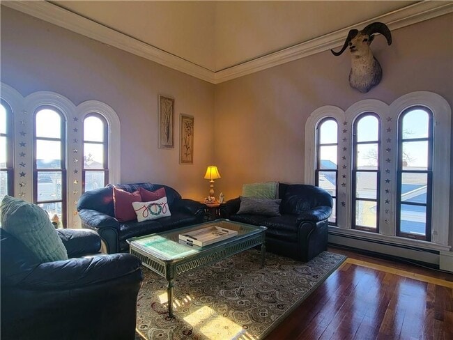 Building Photo - 92 Pelham St