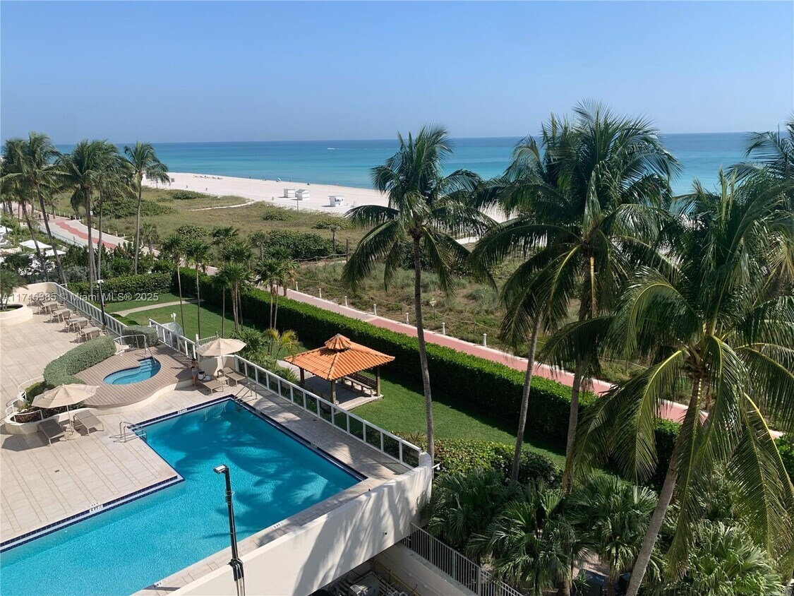 Foto principal - 5701 Collins Ave