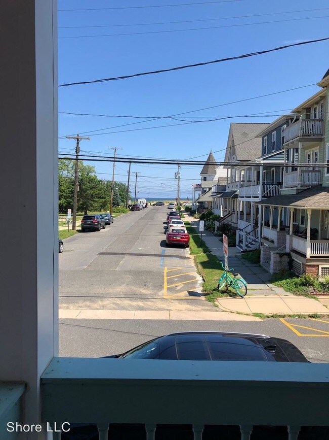 Foto del edificio - 16 Lake Ave