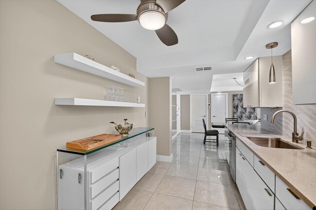 Building Photo - 3546 S Ocean Blvd