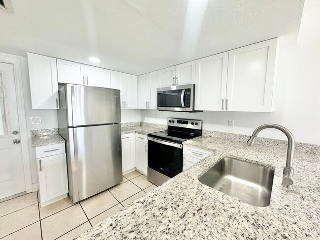 Building Photo - PIKUS (Sunshine Villas - 1936 Sunshine Blvd)