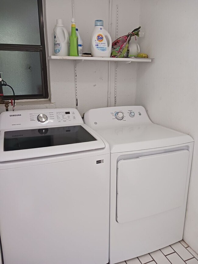 Foto del edificio - Charming 3 Bedroom, 2 Bathroom Home for Re...